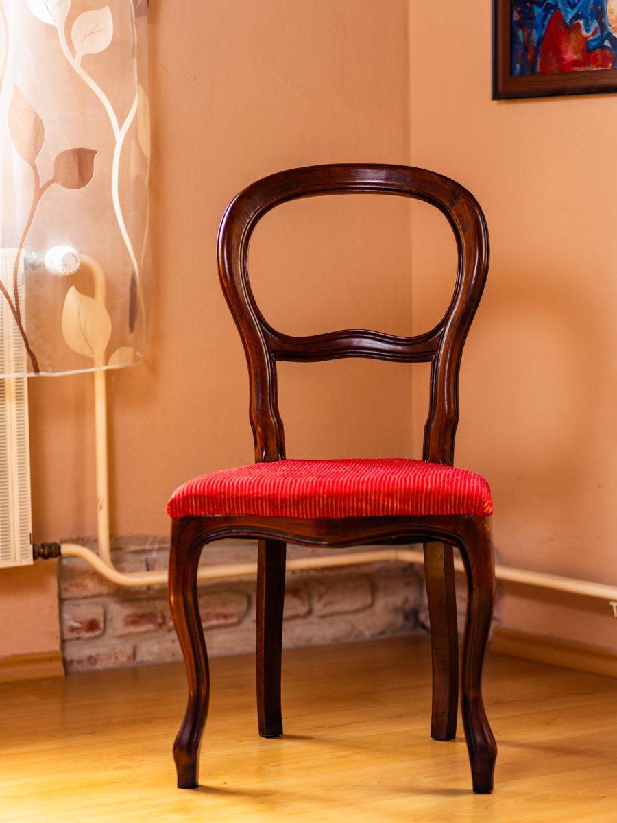 Zrenovované křeslo Halabala - po renovaci