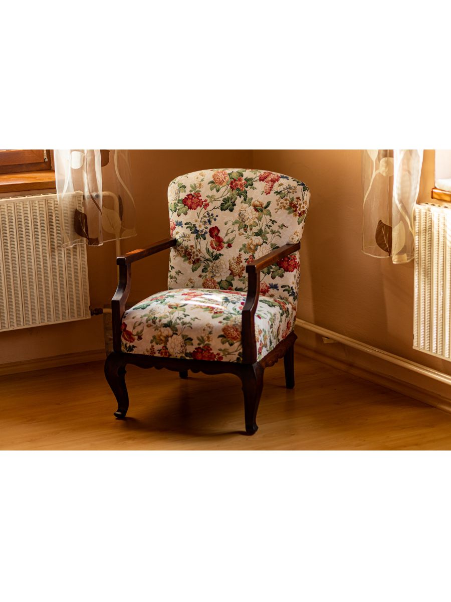 Ručně restaurované křeslo - po renovaci