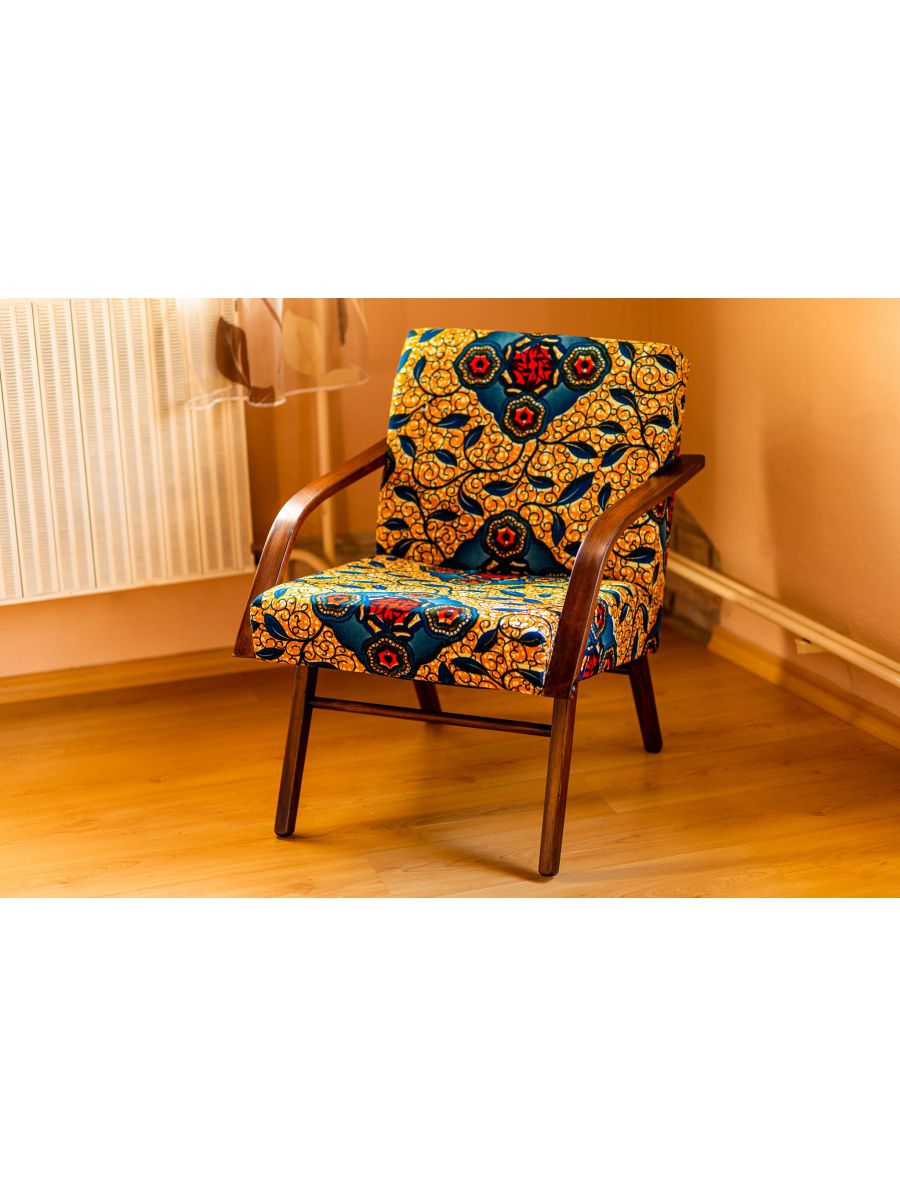 Staré restaurované křeslo - po renovaci